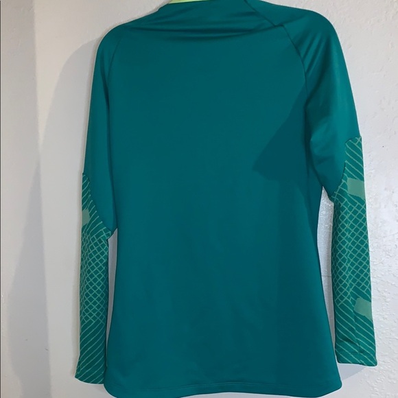 Like New Nike Women's Teal and Lime Green Athletic Top - Picture 3 of 8